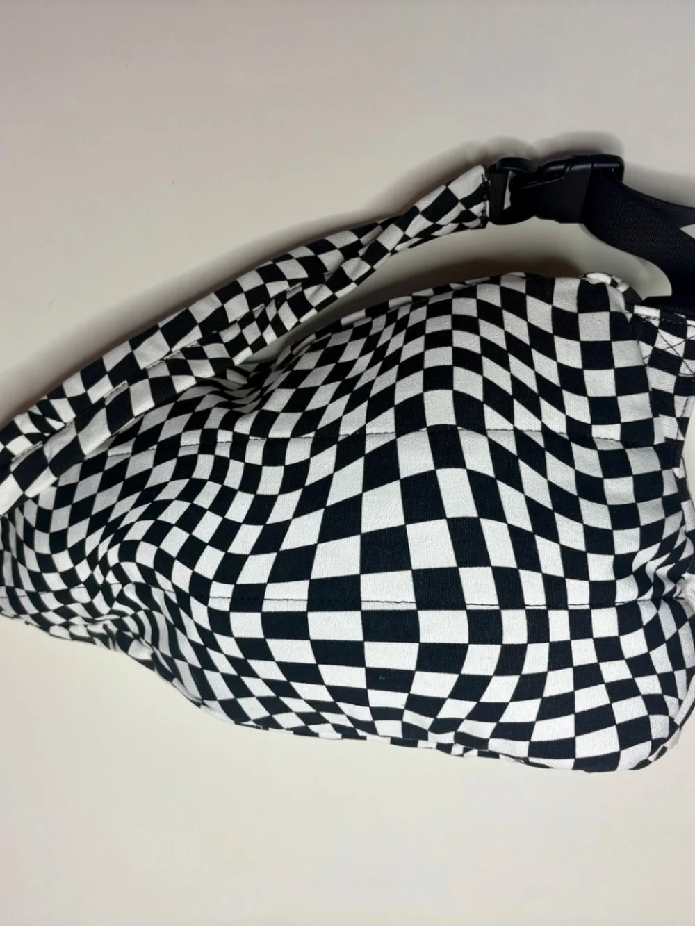 No Boundaries Checkerboard Sling Backpack Black White Cargo Crossbody Bag NWT De